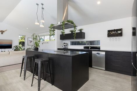 Photo of property in 27 Hiria Crescent, Papamoa Beach, Papamoa, 3118