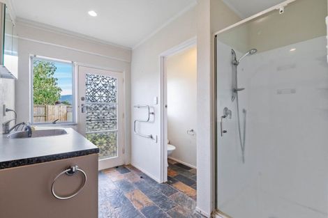 Photo of property in 18 Luxor Place, Pomare, Rotorua, 3015