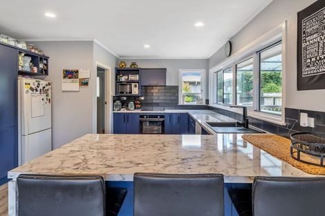 Photo of property in 11 Ries Street, Dannevirke, 4930