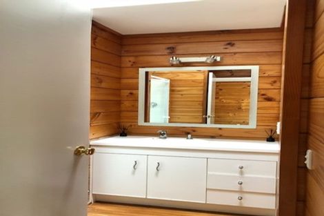 Photo of property in 25 Emlyn Place, Torbay, Auckland, 0630