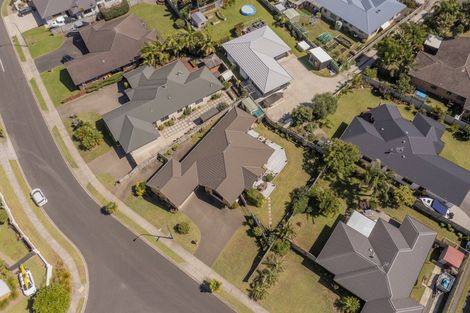 Photo of property in 71 Cholmondeley Crescent, Whitianga, 3510