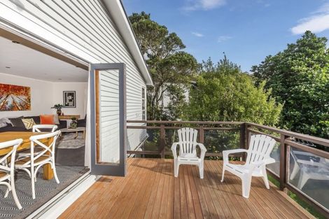 Photo of property in 140 Broderick Road, Johnsonville, Wellington, 6037