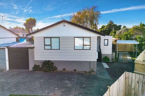 Photo of property in 2/7 Mon Desir Place, Manurewa, Auckland, 2102