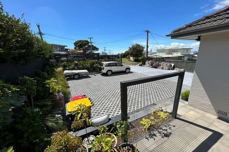 Photo of property in 17 Tui Glen Road, Birkenhead, Auckland, 0626