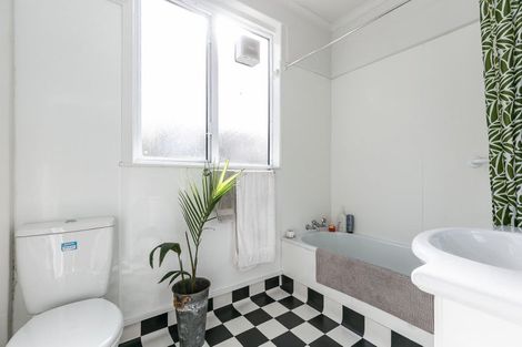 Photo of property in Samoa High Commission, 4/1 Wesley Road, Kelburn, Wellington, 6012