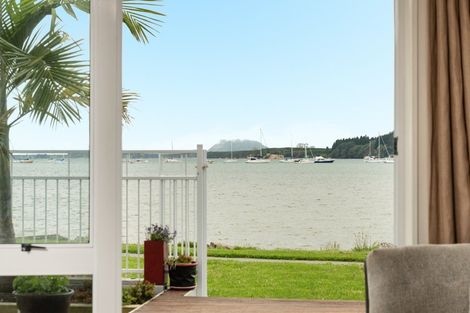 Photo of property in 18 Beach Grove, Omokoroa, 3114