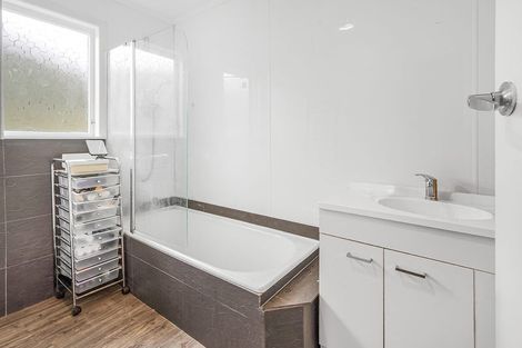 Photo of property in 46 Pohutukawa Drive, Pukete, Hamilton, 3200