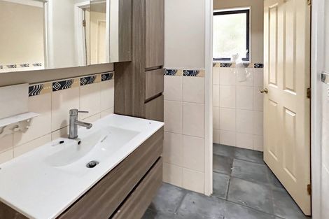 Photo of property in 35 Parkhaven Drive, Rosehill, Papakura, 2113