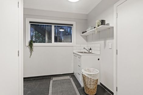 Photo of property in 2/52 Maxwelton Drive, Mairangi Bay, Auckland, 0630