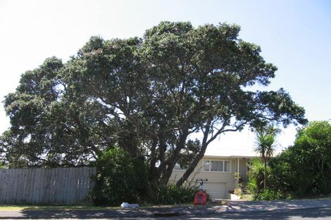 Photo of property in 1/73 Birkdale Road, Birkdale, Auckland, 0626