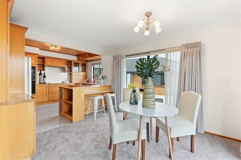 Photo of property in 2/27 Santa Monica Place, Goodwood Heights, Auckland, 2105