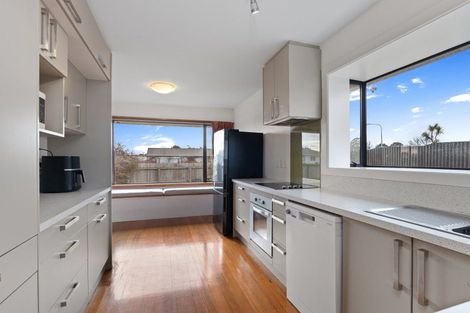 Photo of property in 21 Walcot Street, Bromley, Christchurch, 8062