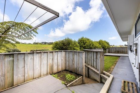 Photo of property in 11 Heta Road, Highlands Park, New Plymouth, 4312