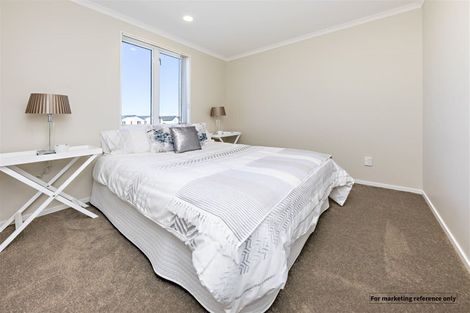 Photo of property in 17 Warbler Crescent, Papakura, 2110