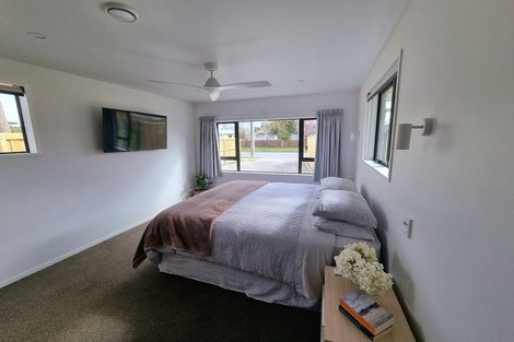 Photo of property in 10 Morris Road, Amberley, 7410