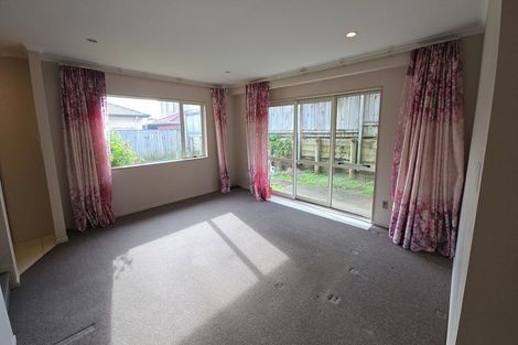 Photo of property in 21 Edgewood Way, Henderson, Auckland, 0612