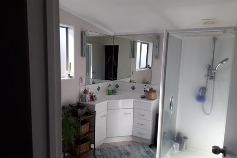 Photo of property in 811b Whangaparaoa Road, Manly, Whangaparaoa, 0930