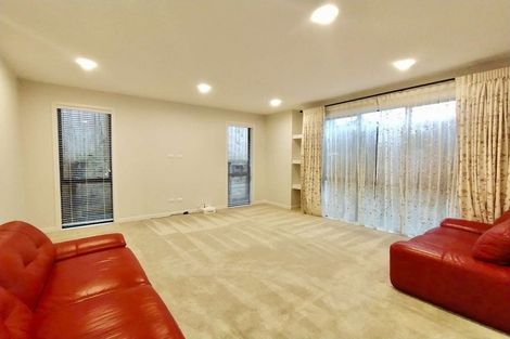 Photo of property in 74 Harrowglen Drive, Northcross, Auckland, 0630