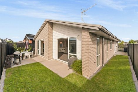 Photo of property in 27 Empire Crescent, Papamoa, 3118