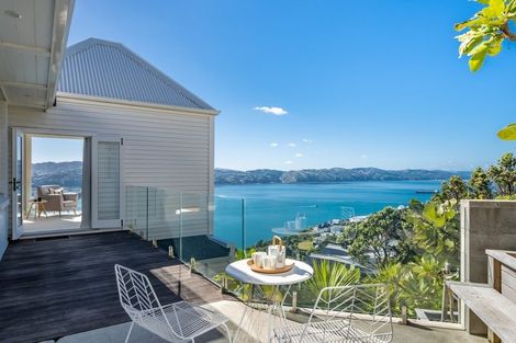 Photo of property in 35 Palliser Road, Roseneath, Wellington, 6011