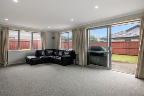 Photo of property in 25 Livingstone Drive, Papamoa Beach, Papamoa, 3118