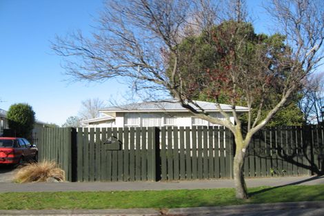Photo of property in 16 Sarabande Avenue, Redwood, Christchurch, 8051