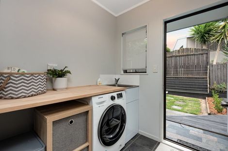 Photo of property in 14b Pokapu Place, Bethlehem, Tauranga, 3110