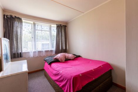 Photo of property in 1 Robertshawe Crescent, Dannevirke, 4930