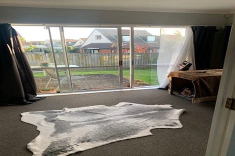 Photo of property in 39 Palmcrest Grove, Highland Park, Auckland, 2010