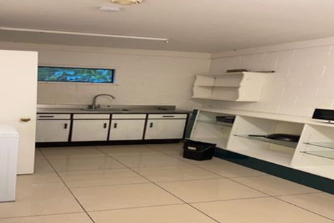 Photo of property in 211 Chelsea View Drive, Chatswood, Auckland, 0626