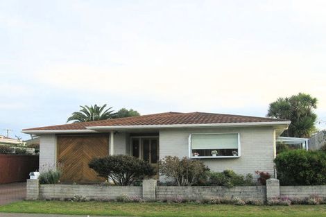Photo of property in 1 Greenwood Place, Paraparaumu, 5032