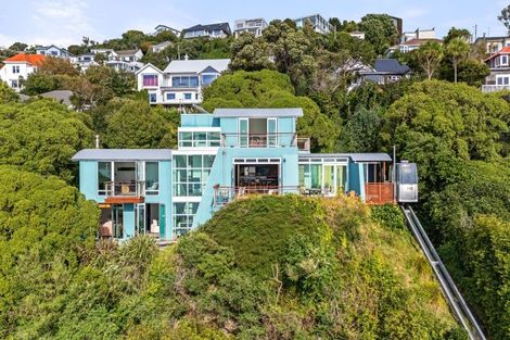Photo of property in 365 Karaka Bay Road, Karaka Bays, Wellington, 6022
