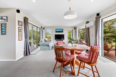 Photo of property in 14 Ngapuke Lane, Parua Bay, Onerahi, 0192