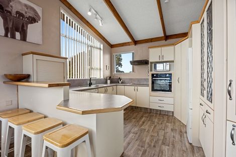 Photo of property in 11 Pohutukawa Drive, Opunake, 4616