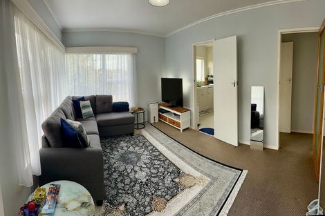 Photo of property in 2/38 Knightsbridge Drive, Forrest Hill, Auckland, 0620