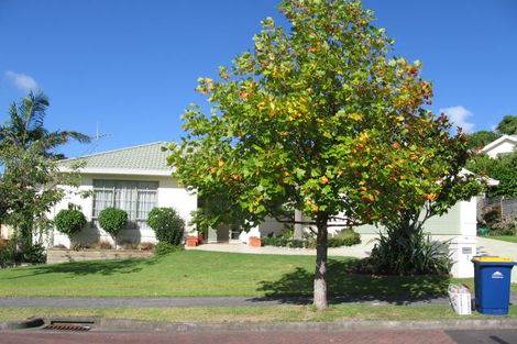 Photo of property in 2 Tyburn Lane, Unsworth Heights, Auckland, 0632