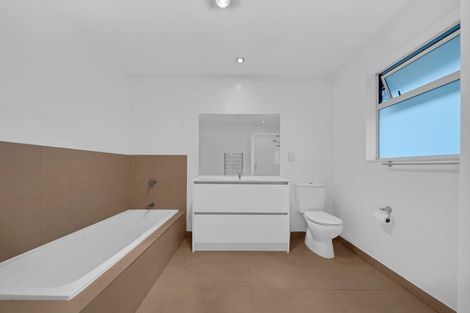 Photo of property in 10 Sapperton Drive, Henderson, Auckland, 0612
