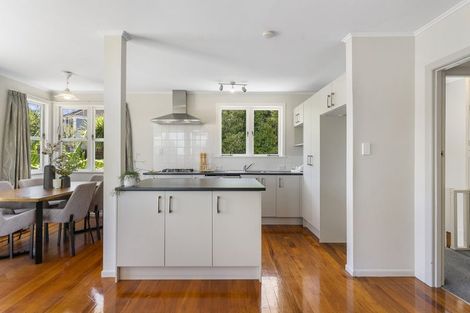 Photo of property in 4 Webb Place, Forrest Hill, Auckland, 0620