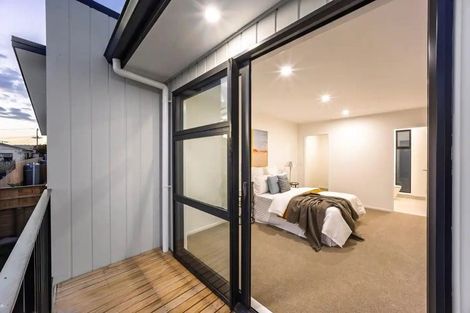 Photo of property in 5/71 West Coast Road, Glen Eden, Auckland, 0602