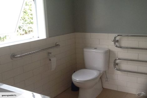 Photo of property in 14 Vienna Place, Birkenhead, Auckland, 0626