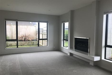 Photo of property in 8 Gelderland Way, Karaka, Papakura, 2113