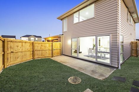 Photo of property in 16 Kauri Heart Avenue, Takanini, 2112