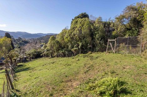 Photo of property in 124 Wyndham Road, Pinehaven, Upper Hutt, 5019