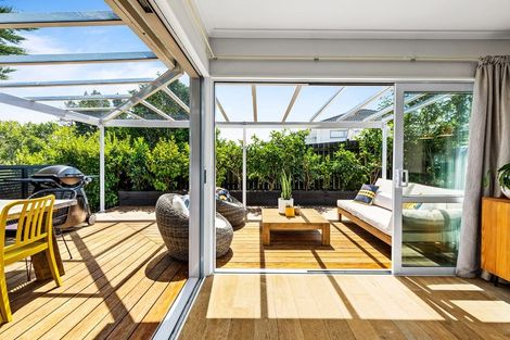 Photo of property in 1 Rapaki Place, Te Atatu Peninsula, Auckland, 0610