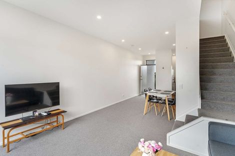 Photo of property in 21 Alliance Lane, Papakura, 2110