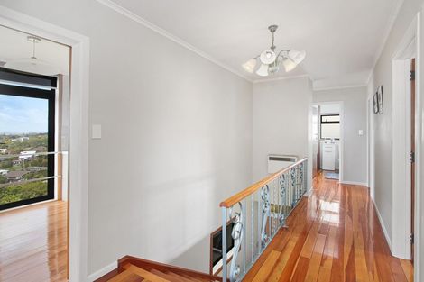 Photo of property in 164 Browns Bay Road, Murrays Bay, Auckland, 0630