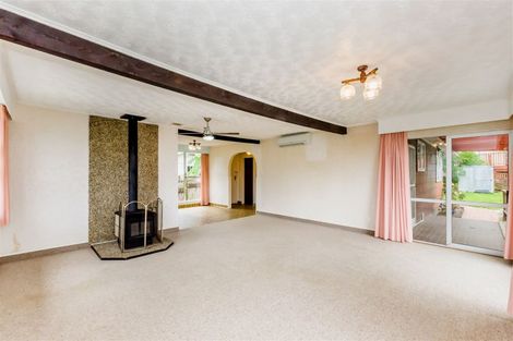 Photo of property in 13 Hookway Grove, Paraparaumu, 5032