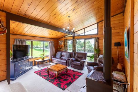 Photo of property in 47 Cowper Side Road, Dannevirke, 4976