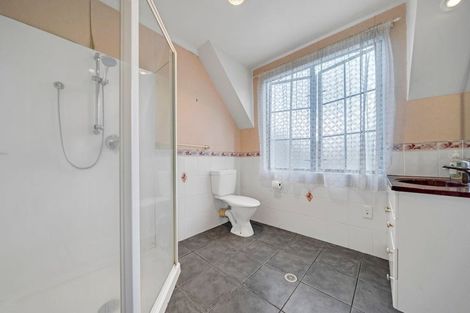 Photo of property in 5 Figtree Terrace, Goodwood Heights, Auckland, 2105