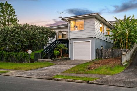 Photo of property in 1/30 Elizabeth Drive, West Harbour, Auckland, 0618